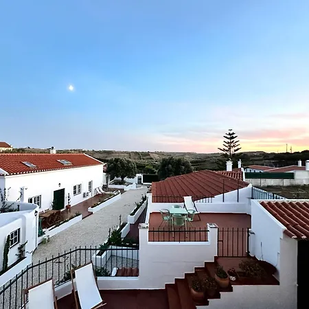 بيت ضيافة The Blanco Ericeira 4*