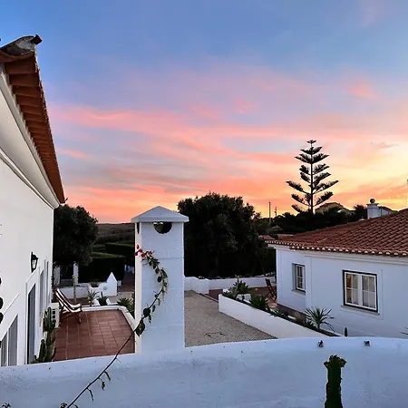 بيت ضيافة The Blanco Ericeira 4*