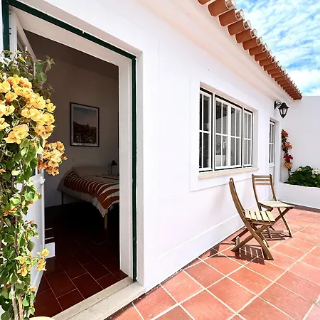 بيت ضيافة The Blanco Ericeira 4*